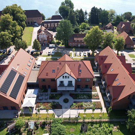 Seehotel Zarrentin Zarrentin am Schaalsee Exterior foto